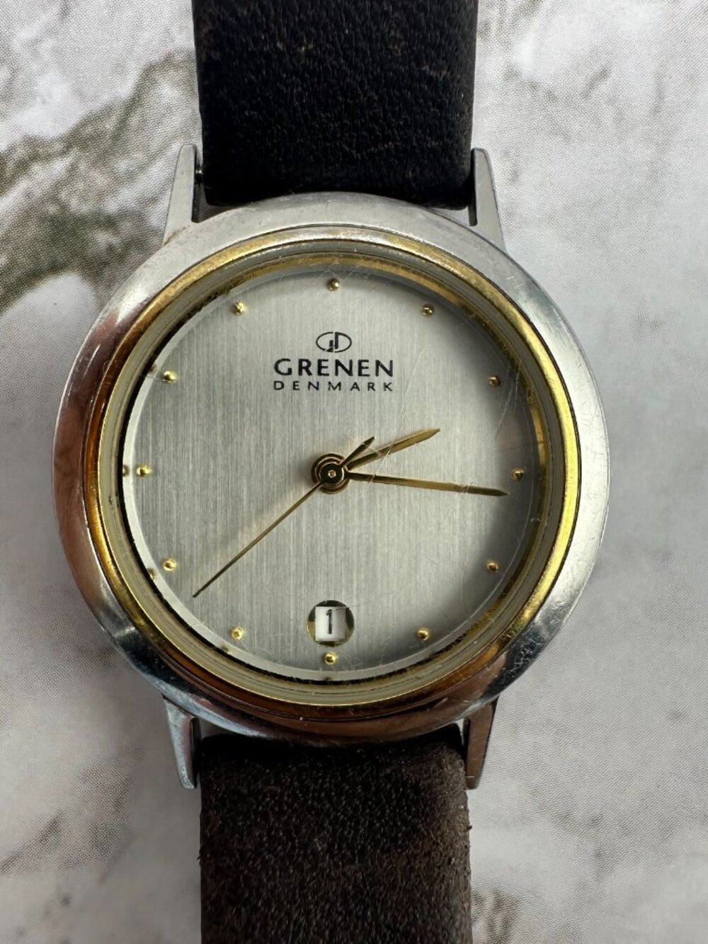 Grenen Watch Women Silver Tone Date Window Round Dial 28MM Brown Band Works 8.5"